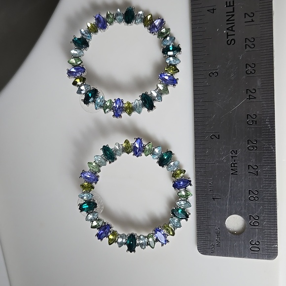 Elegant Multicolor Glasd Stones Hoop Earrings - Picture 12 of 16